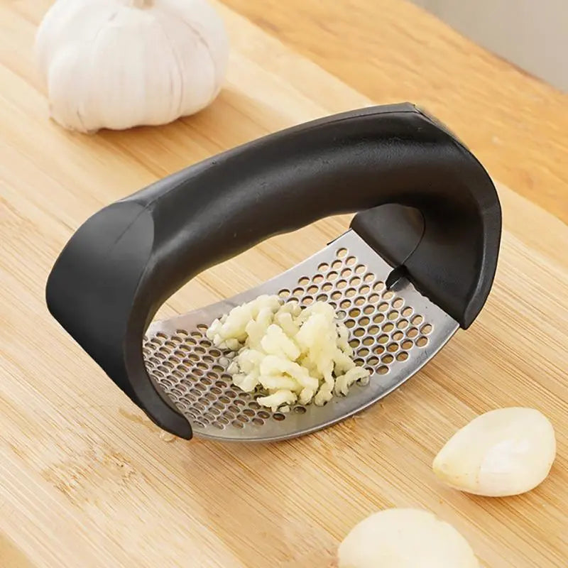Multi-function Vegetables Squeezer Handheld Ginger Mincer Tools Rolling